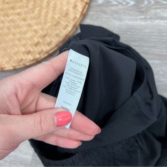 Athleta mesh racer run short black 4” - Picture 6 of 7